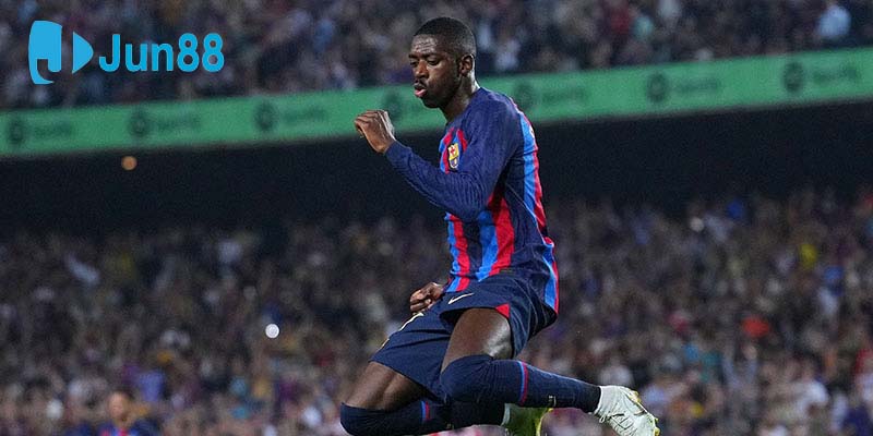 Ousmane Dembele mở tỷ số cho đội chủ nhà